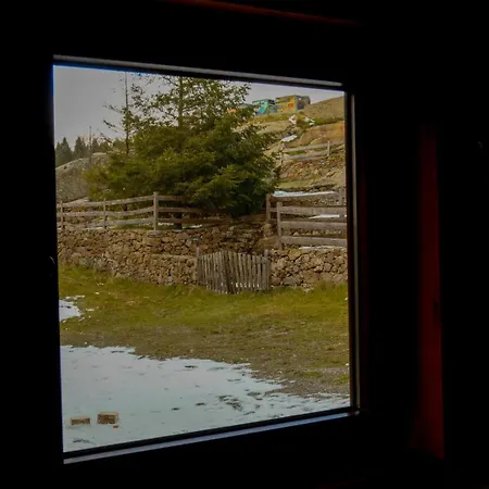 Chale Do Avô Chico Penhas Da Saúde Cortes do Meio