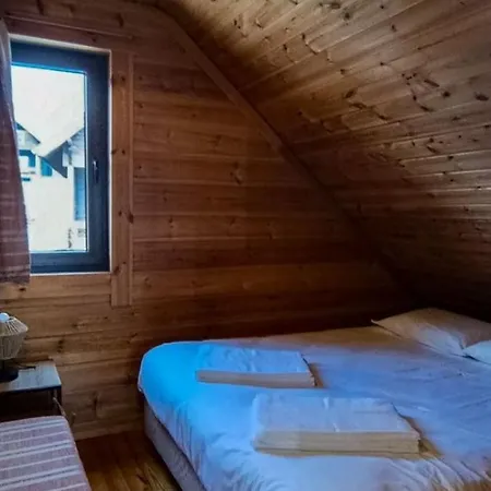 Chale Do Avo Chico Penhas Da Saude 木屋