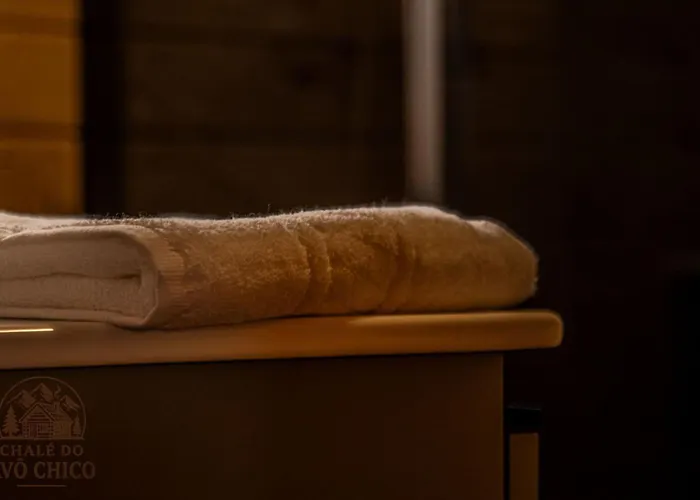 Chale Do Avo Chico Penhas Da Saude * Cortes do Meio